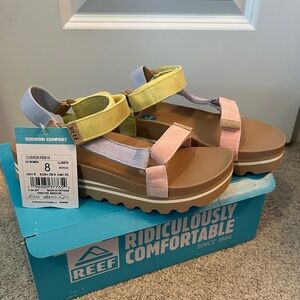 Reef Cushion REM Hi Platform Sandals size 8
